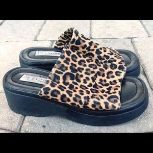 Vintage Y2K Cheetah print platform sandals